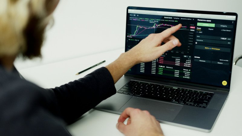 Lire la suite à propos de l’article 🌐 L’Économie Numérique : Une Révolution en Marche