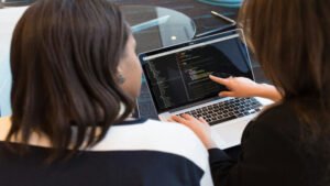 Lire la suite à propos de l’article **Tests Logiciels : Pourquoi et Comment Tester Votre Logiciel ?** 🧪